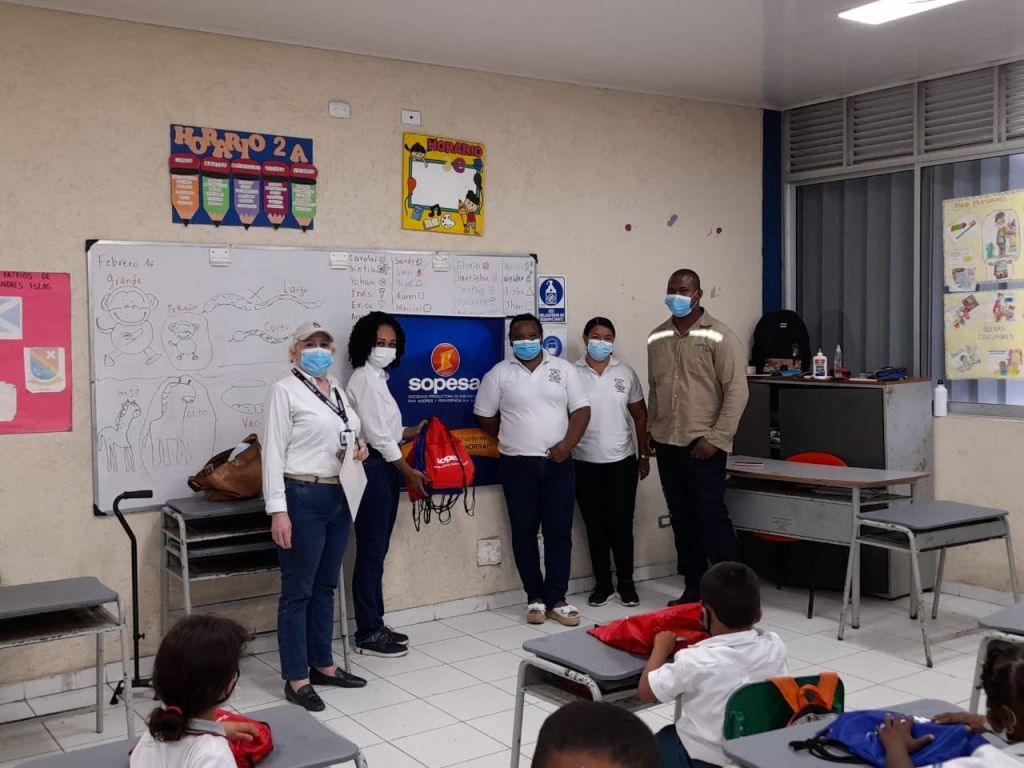 ENTREGA DE KIT ESCOLAR