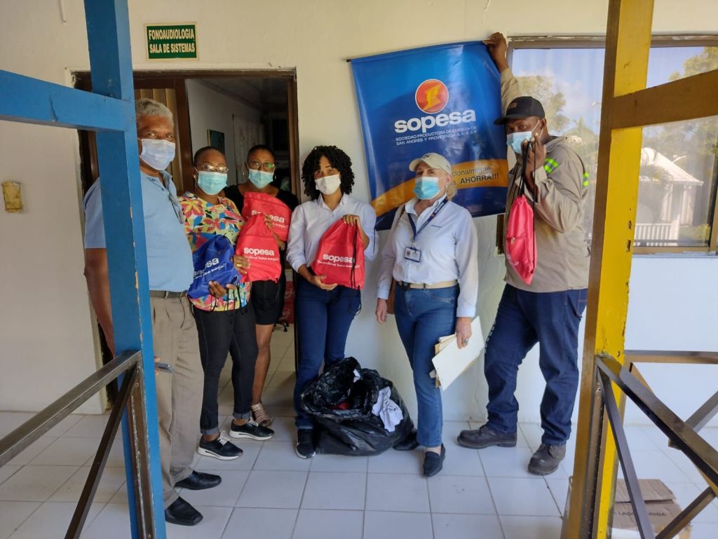 ENTREGA DE KIT ESCOLAR