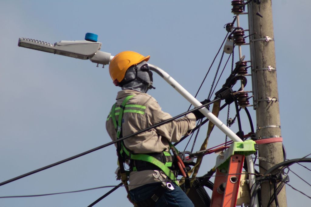 MANTENIMIENTO EN LINEAS ELECTRICAS